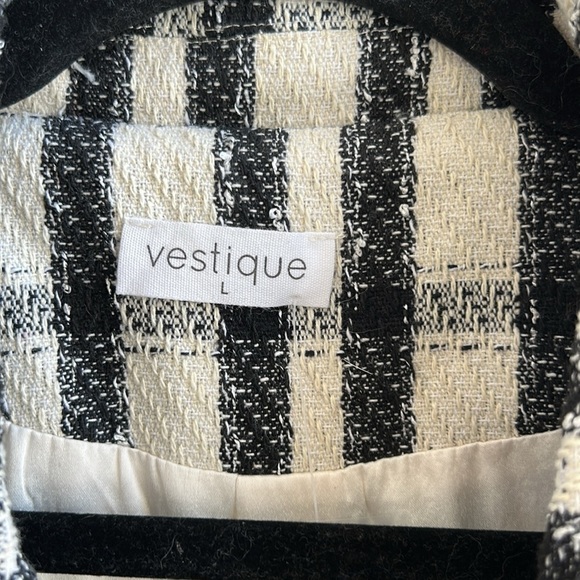 Vestique Becca Plaid Cropped Blazer Black Cream Scalloped NWT Size Medium - Picture 3 of 12